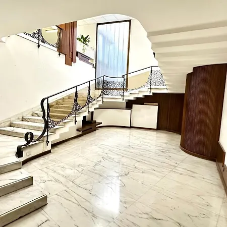 Davanti Al Duomo-appartamento Storico Apartment *
