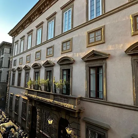 Davanti Al Duomo-appartamento Storico