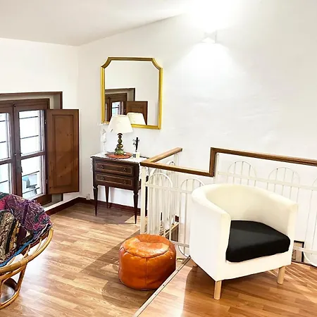 Davanti Al Duomo-appartamento Storico Apartment *